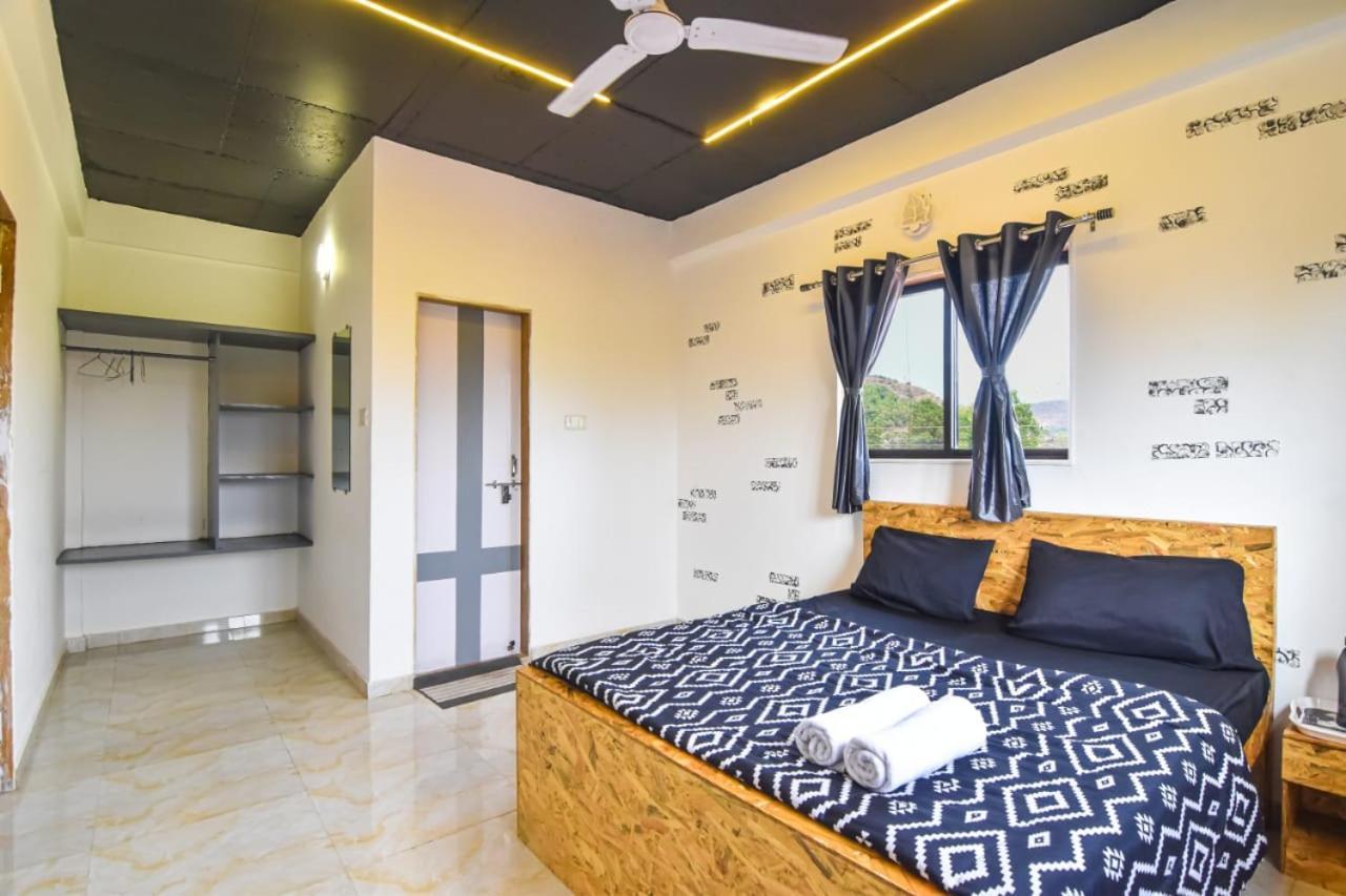 Empyrean Stay Ll 3Bhk Ll Black Horse Villa Ll Ac Ll Private Pool Ll Wifi II Lux Ll لونافالا المظهر الخارجي الصورة